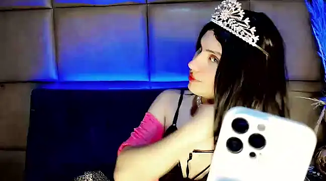 Snapshot of Oxana-Novikov chatting on 02-20-25, 10:04 Oxana-Novikov online show from 02-20-25, 10:04