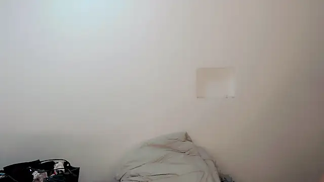 Snapshot of Oxana-Novikov chatting on 11-20-25, 10:20 Oxana-Novikov online show from 11-20-25, 10:20