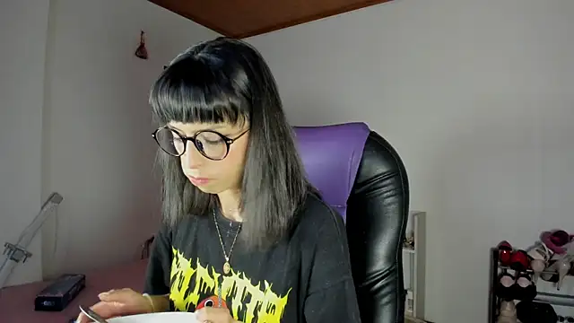 aiko mori online show from 09-08-25, 08:19