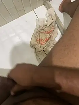 Snapshot of rodrigo21Cm_ chatting on 02-17-25, 02:53 rodrigo21Cm online show from 02-17-25, 02:53