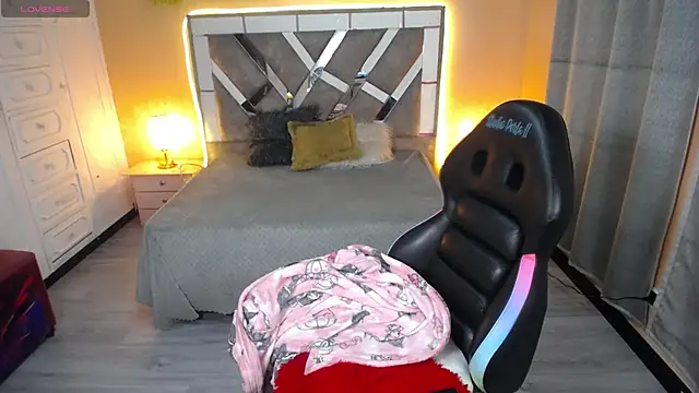 Snapshot of Kate_Laurence_ chatting on 02-08-25, 03:41 Kate Laurence online show from 02-08-25, 03:41