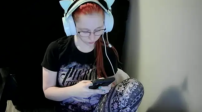 Snapshot of LilyFoxxx chatting on 12-15-24, 05:34 LilyFoxxx online show from 12-15-24, 05:34