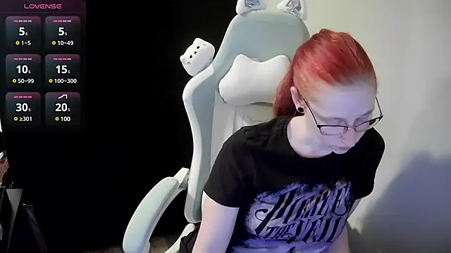 Snapshot of LilyFoxxx chatting on 12-19-24, 05:18 LilyFoxxx online show from 12-19-24, 05:18