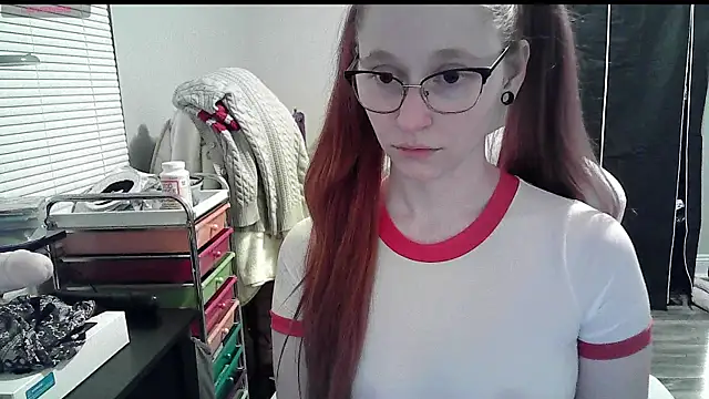 Snapshot of LilyFoxxx chatting on 01-15-25, 03:54 LilyFoxxx online show from 01-15-25, 03:54