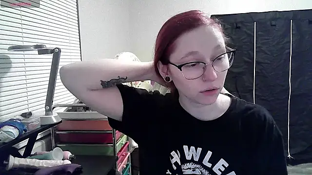 Snapshot of LilyFoxxx chatting on 01-24-25, 04:05 LilyFoxxx online show from 01-24-25, 04:05