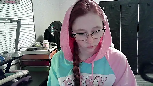 Snapshot of LilyFoxxx chatting on 01-25-25, 04:23 LilyFoxxx online show from 01-25-25, 04:23