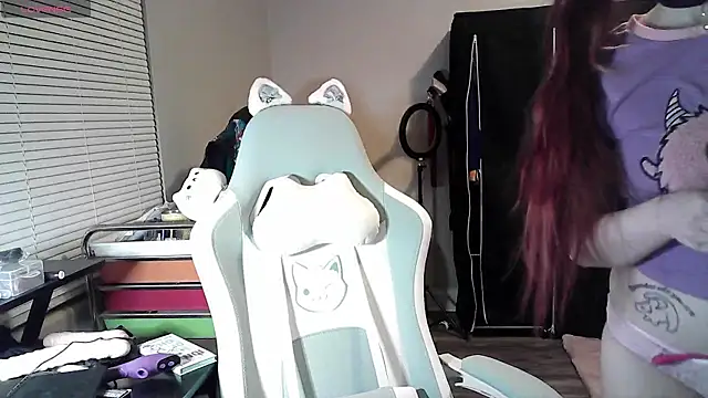 Snapshot of LilyFoxxx chatting on 01-26-25, 04:20 LilyFoxxx online show from 01-26-25, 04:20