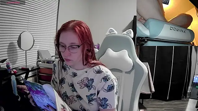 Snapshot of LilyFoxxx chatting on 02-03-25, 02:47 LilyFoxxx online show from 02-03-25, 02:47