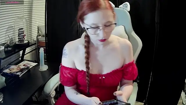 Snapshot of LilyFoxxx chatting on 02-07-25, 04:06 LilyFoxxx online show from 02-07-25, 04:06