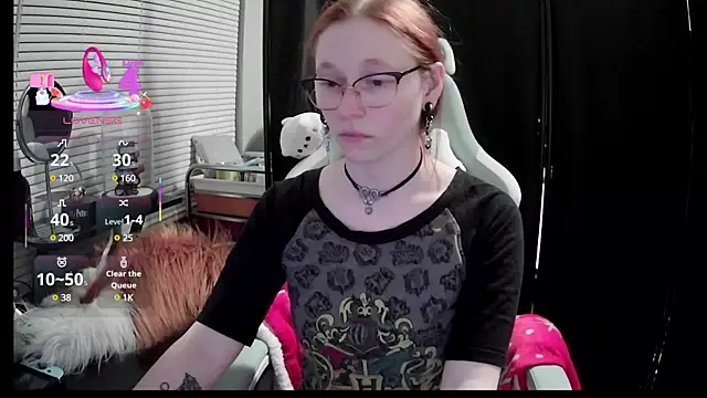 Snapshot of LilyFoxxx chatting on 03-05-25, 04:24 LilyFoxxx online show from 03-05-25, 04:24