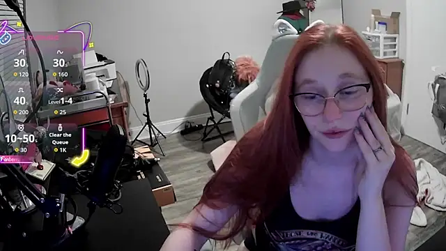 Snapshot of LilyFoxxx chatting on 09-13-25, 03:17 LilyFoxxx online show from 09-13-25, 03:17