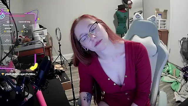 Snapshot of LilyFoxxx chatting on 09-15-25, 03:28 LilyFoxxx online show from 09-15-25, 03:28