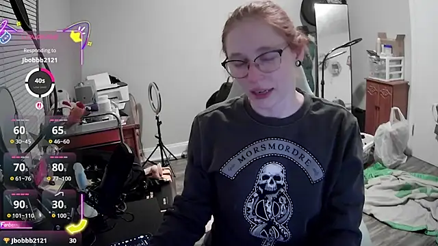 Snapshot of LilyFoxxx chatting on 09-27-25, 03:55 LilyFoxxx online show from 09-27-25, 03:55