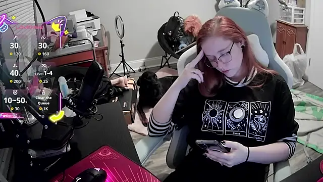 Snapshot of LilyFoxxx chatting on 09-28-25, 06:30 LilyFoxxx online show from 09-28-25, 06:30