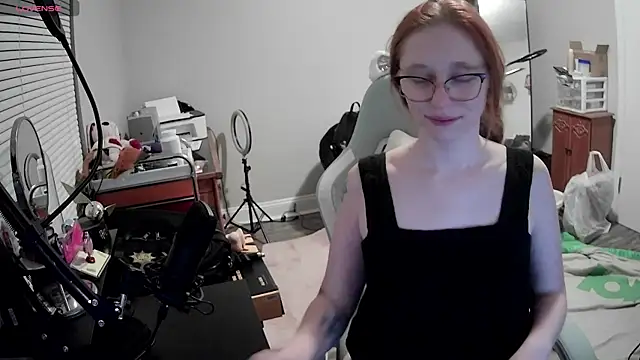 Snapshot of LilyFoxxx chatting on 10-01-25, 03:12 LilyFoxxx online show from 10-01-25, 03:12