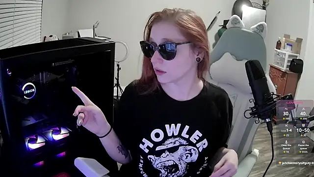 Snapshot of LilyFoxxx chatting on 10-22-25, 03:18 LilyFoxxx online show from 10-22-25, 03:18