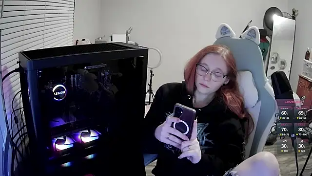 Snapshot of LilyFoxxx chatting on 10-25-25, 03:47 LilyFoxxx online show from 10-25-25, 03:47