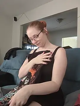 Snapshot of LilyFoxxx chatting on 11-09-25, 08:07 LilyFoxxx online show from 11-09-25, 08:07