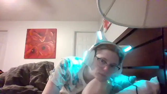 Snapshot of LilyFoxxx chatting on 11-14-25, 04:22 LilyFoxxx online show from 11-14-25, 04:22