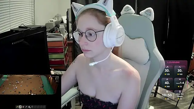 LilyFoxxx online show from 06-28-26, 05:13