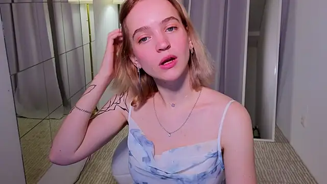 Snapshot of lolly_pie chatting on 12-04-24, 03:43 lolly pie online show from 12-04-24, 03:43