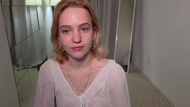 Snapshot of lolly_pie chatting on 12-12-24, 05:37 lolly pie online show from 12-12-24, 05:37