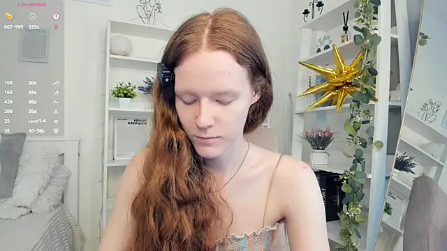 Snapshot of ZaraBluitt chatting on 06-11-26, 08:56 ZaraBluitt online show from 06-11-26, 08:56