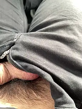 Snapshot of xxxxxrenxxxxx chatting on 12-20-24, 03:36 xxxxxrenxxxxx online show from 12-20-24, 03:36