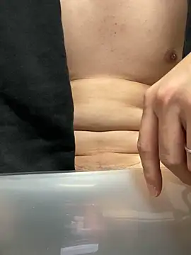 Snapshot of xxxxxrenxxxxx chatting on 12-20-24, 01:11 xxxxxrenxxxxx online show from 12-20-24, 01:11