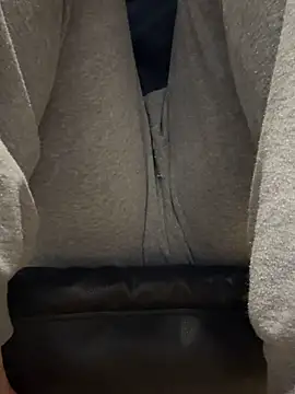 Snapshot of xxxxxrenxxxxx chatting on 12-18-25, 01:33 xxxxxrenxxxxx online show from 12-18-25, 01:33