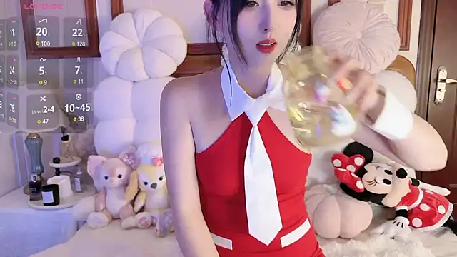 Unique-yiyi online show from 12-24-24, 10:39