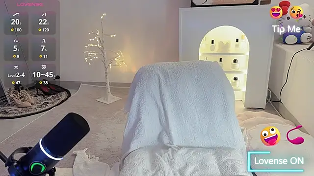 Unique-yiyi online show from 02-13-25, 02:20