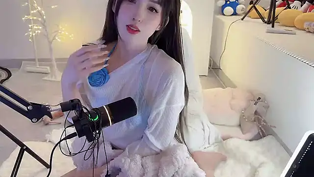 Unique-yiyi online show from 02-20-25, 04:25