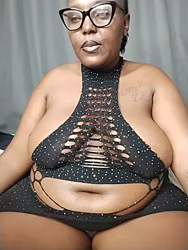 Snapshot of CHERRYYUMMY chatting on 06-14-26, 06:26 CHERRYYUMMY online show from 06-14-26, 06:26