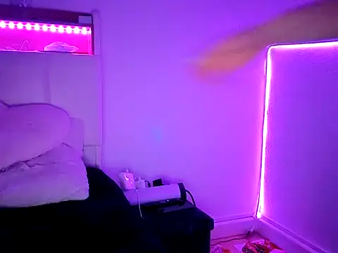 nicole77745 online show from 03-07-26, 06:16