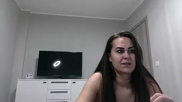 Snapshot of Antonia_1313 chatting on 01-31-25, 05:32 Antonia 1313 online show from 01-31-25, 05:32
