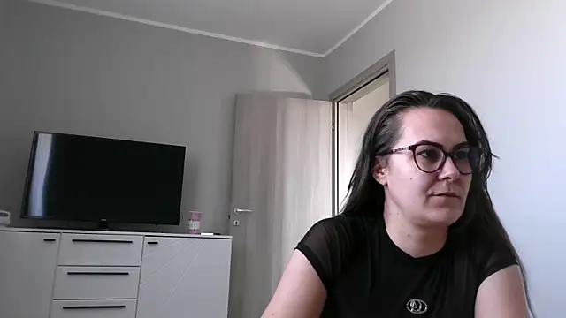 Snapshot of Antonia_1313 chatting on 03-05-25, 10:44 Antonia 1313 online show from 03-05-25, 10:44