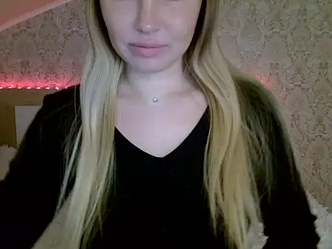 Lucky Anna online show from 12-29-24, 04:08