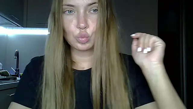 Lucky Anna online show from 12-18-25, 09:43