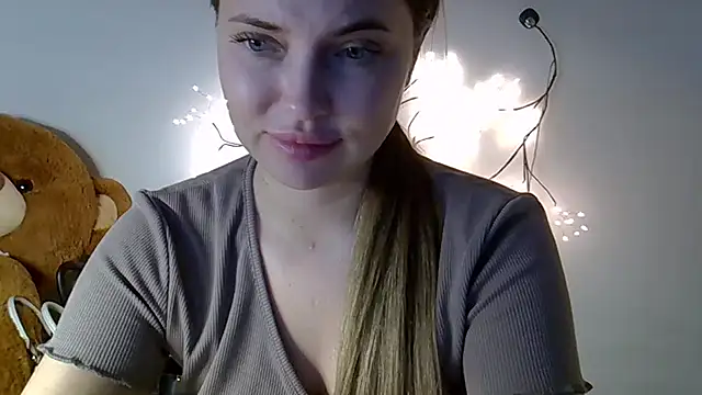 Lucky Anna online show from 03-23-26, 06:01