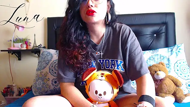 Lunavega1 online show from 02-05-26, 04:33