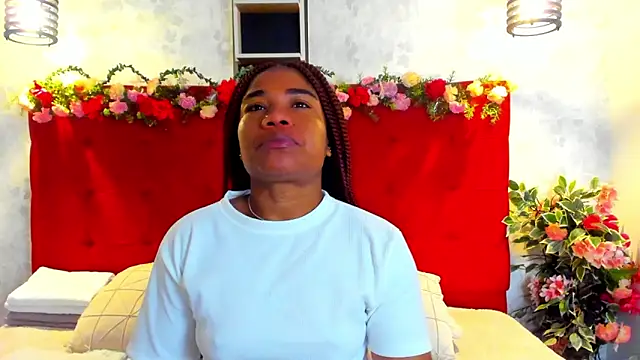 Snapshot of SilvannaFit chatting on 05-03-26, 10:10 SilvannaFit online show from 05-03-26, 10:10