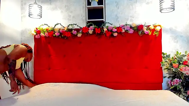 Snapshot of SilvannaFit chatting on 05-06-26, 11:48 SilvannaFit online show from 05-06-26, 11:48