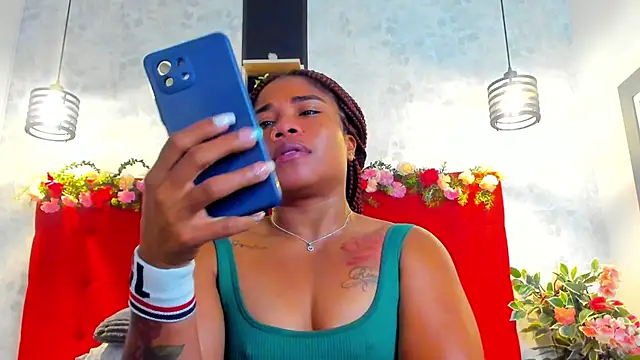 Snapshot of SilvannaFit chatting on 05-07-26, 11:37 SilvannaFit online show from 05-07-26, 11:37