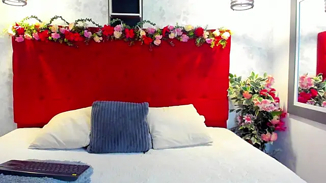 Snapshot of SilvannaFit chatting on 06-04-26, 11:38 SilvannaFit online show from 06-04-26, 11:38