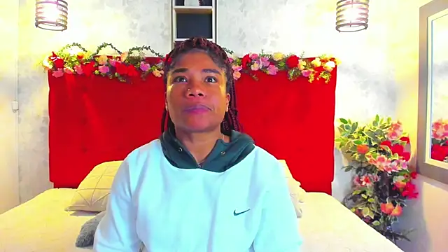 Snapshot of SilvannaFit chatting on 06-08-26, 09:09 SilvannaFit online show from 06-08-26, 09:09