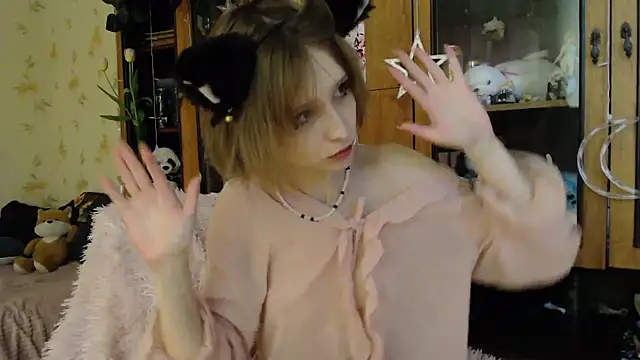 Snapshot of cloudgirrl chatting on 03-09-25, 07:05 cloudgirrl online show from 03-09-25, 07:05