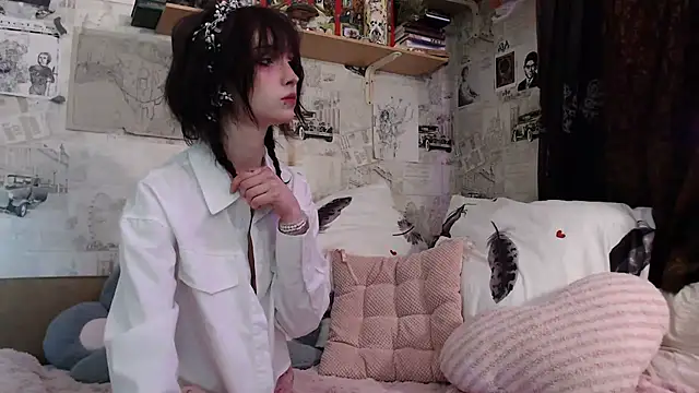 cloudgirrl online show from 04-12-26, 04:34