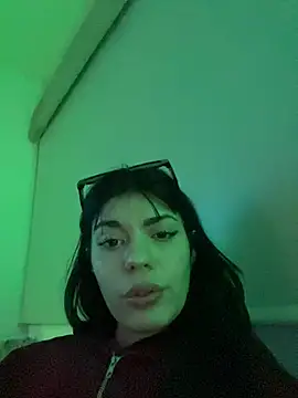 Snapshot of candycamiila chatting on 07-29-26, 04:32 candycamiila online show from 07-29-26, 04:32