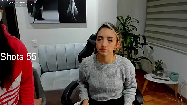 Emmy petit online show from 03-11-25, 01:26